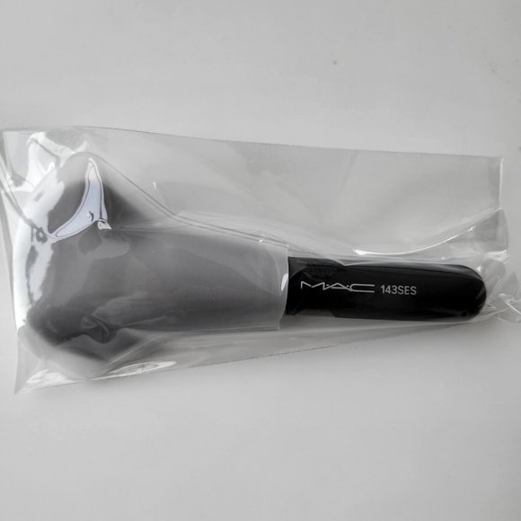 NEW! MAC TRICK OF THE LIGHT MINERALIZE SKINFINISH KIT - Picture 3 of 9